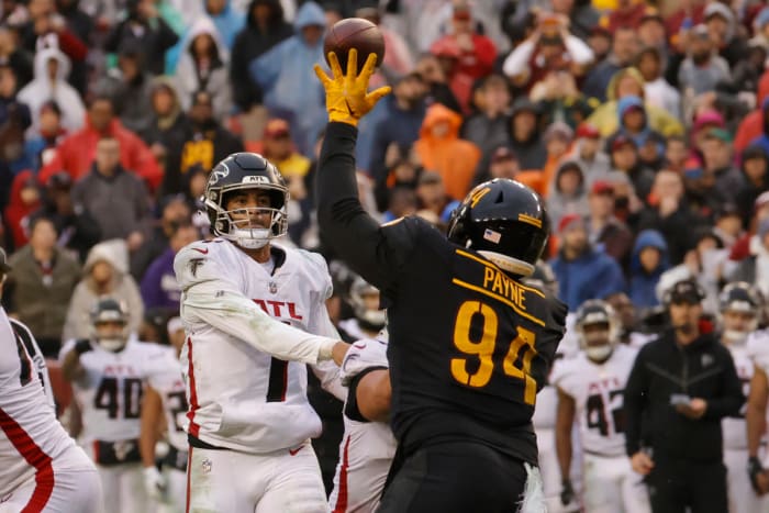 Proving to be a pain for opposing quarterbacks, Da'Ron Payne swatted down five passes in addition to his first double-digit sack season in 2022.